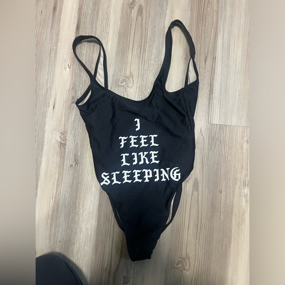 Black one piece private party - Picture 1 of 3